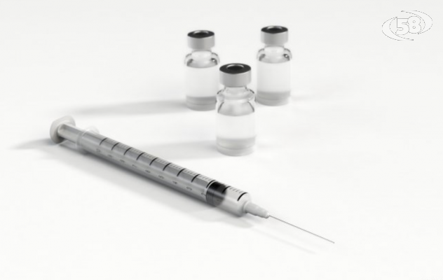 Vaccini, la Regione apre alle adesioni degli ''over 50''