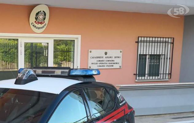 Ariano, ruba 18 bottiglie di liquori e le nasconde nel passeggino