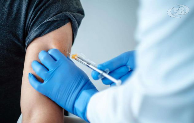 Vaccini, in Campania raggiunte 2 milioni di prime dosi