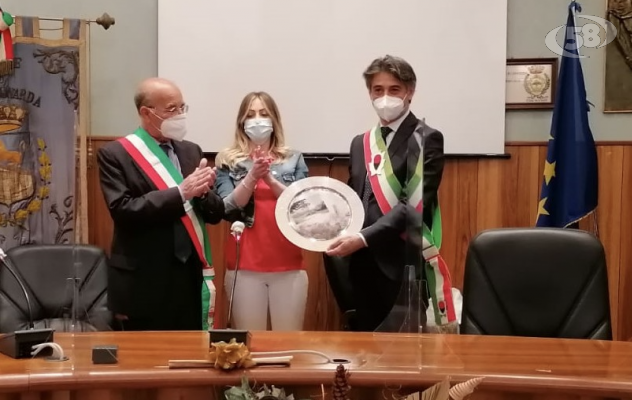 "Premio Grottaminarda" al sindaco di Bienno. Scoperta scultura dedicata a Domenico Carrara /VIDEO