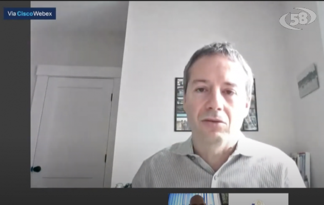 Pericolo varianti, lo scienziato Carfì: "Vaccinare tutti il prima possibile"/VIDEO