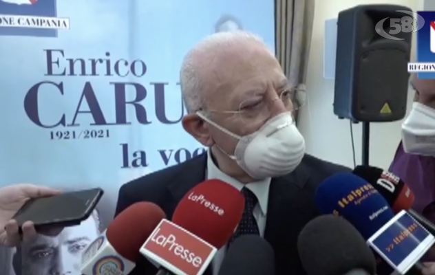 Criteri vaccinazioni Astrazeneca, De Luca detta la linea/VIDEO 