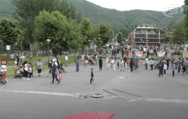 Monteforte in festa per il nuovo Parco Loffredo: giostrine anche per i bambini disabili