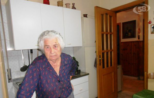 Ariano, anziana truffata e derubata: indaga la polizia/Video