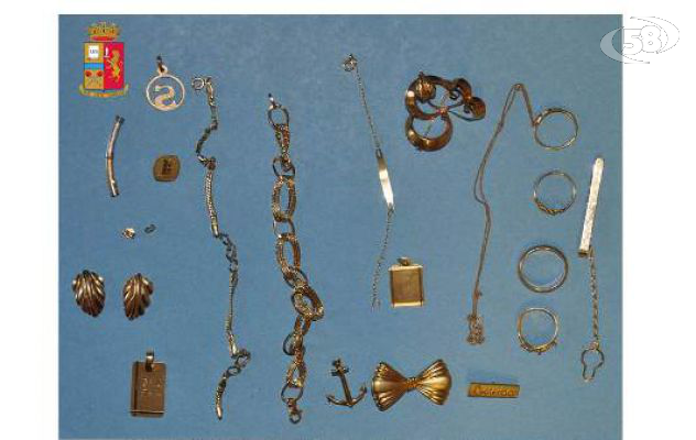 Avellino, scippa collanina ad un'anziana e la rivende in gioielleria: arrestato 32enne