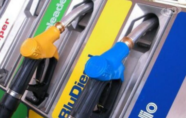 Caro benzina, Masiello: "I prezzi record colpiscono famiglie e turismo"