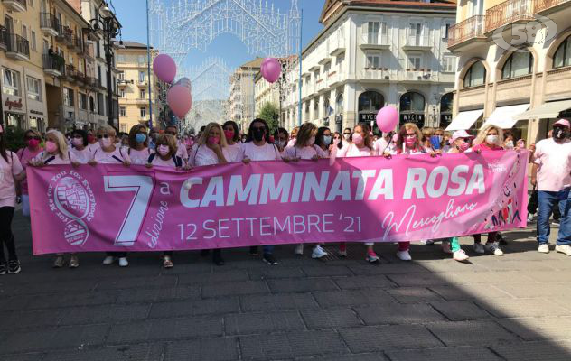 Un fiume rosa invade l'Irpinia: la prevenzione è vita /VIDEO