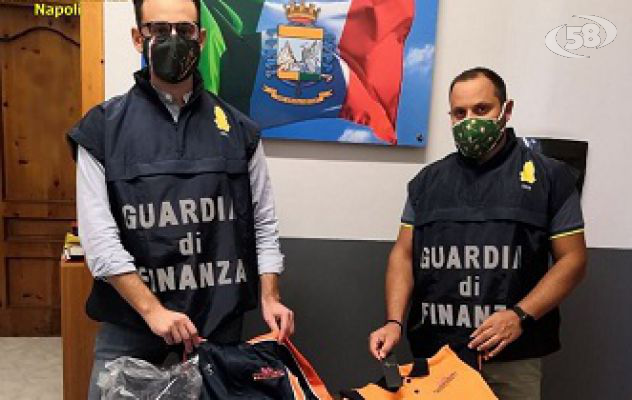 Fabbriche del falso, blitz della Finanza: sequestrati 6mila capi di abbigliamento contraffatti/VIDEO