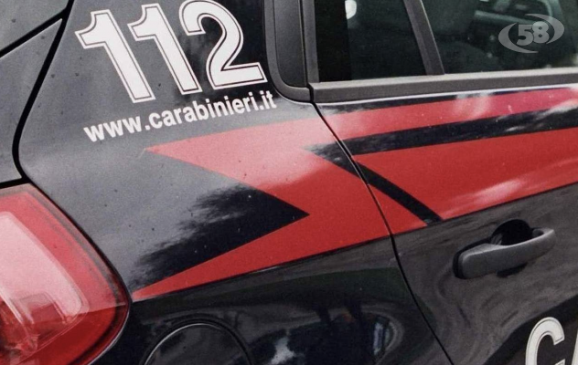 Ubriaco, litiga e prende a pugni la moglie: arrestato