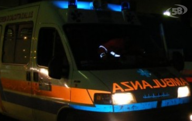 Incidente mortale, auto contro un palo: perde la vita uno studente di 19 anni