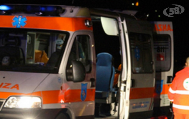 Paura nella notte, investite due giovani amiche: corsa in ospedale per una 14enne e 15enne