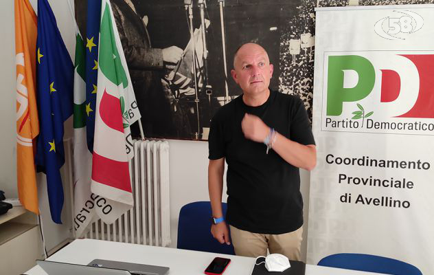 Boom di tessere, Pd allo sbando: congresso a rischio