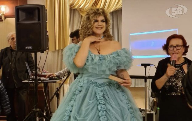 I costumi di Adriana Monaco, la voce di Manuela Villa: successo per il gran galà d'autunno /VIDEO