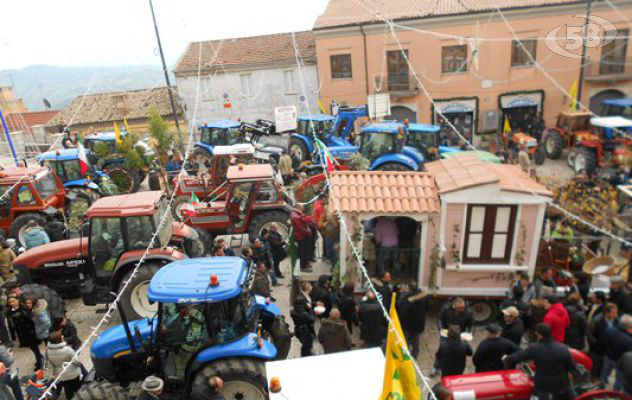 Ariano, festa degli agricoltori. Il ''Ringraziamento'' in Piazza Plebiscito