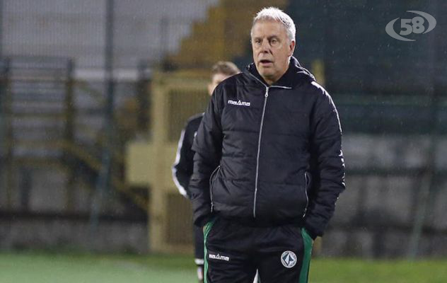 Avellino calcio, esonerati mister Braglia e Di Somma