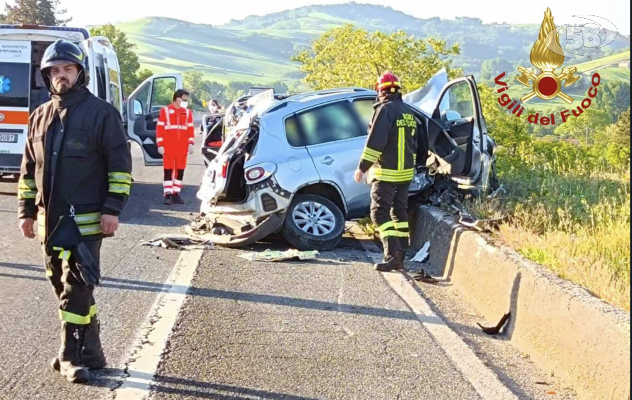 Terribile incidente sull'A16, 59enne perde la vita