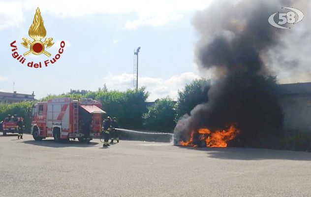 Grotta, anziano si dà fuoco nell'auto: muore 70enne