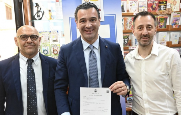 Niente più code al Comune, ad Avellino certificati dal tabaccaio