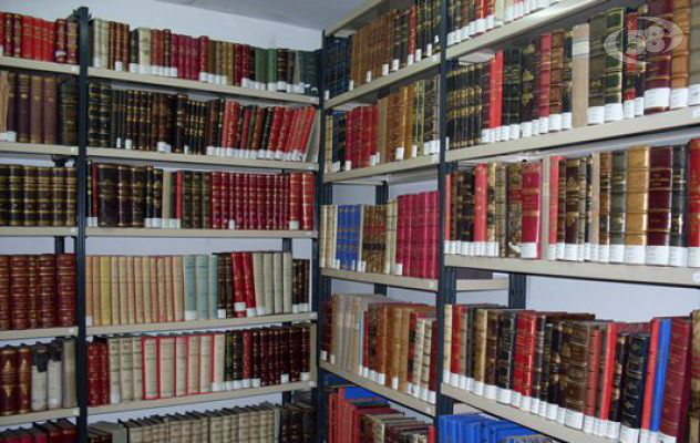 Ariano, Biblioteca comunale: parte la digitalizzazione dei volumi antichi