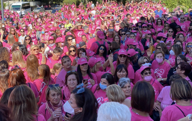 Un fiume rosa in marcia per la prevenzione /VIDEO