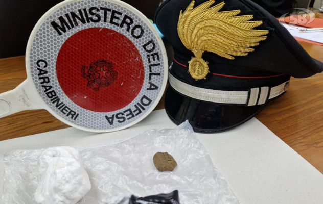 Scovata droga in casa, blitz dei Carabinieri: in manette 54enne