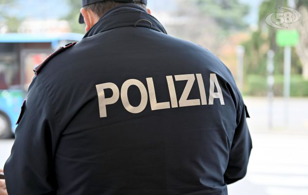 Detenzione e spaccio di coca e hashish, 54enne in manette