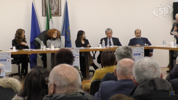  “Avvertimenti a mio figlio”, a Castel Baronia la presentazione del volume