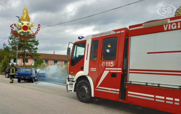 Fontanarosa, scontro sulla variante: auto a fuoco