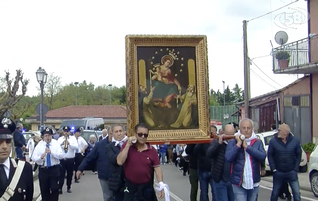 Fede e commozione a Trevico per l’arrivo del quadro della Madonna del Rosario di Pompei