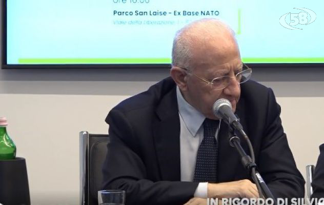 De Luca ricorda Berlusconi: "Combattente fino alla fine. Merita rispetto"/VIDEO