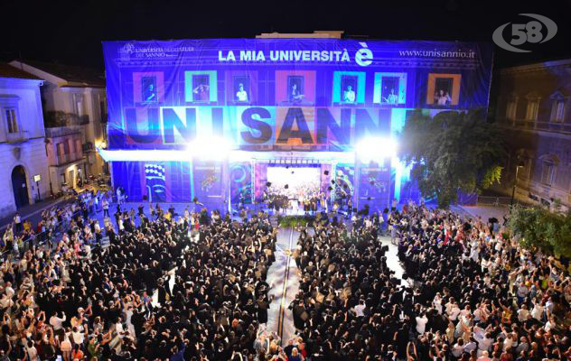 Graduation day 2023, l’Unisannio festeggia i suoi 700 laureati tra emozione e buoni auspici/VIDEO