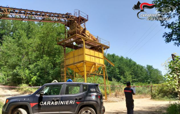 Cava abusiva, sequestrata l'intera area e 7mila metri cubi di materiale