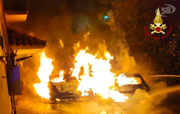 Cinque auto a fuoco tra Monteforte e Solofra