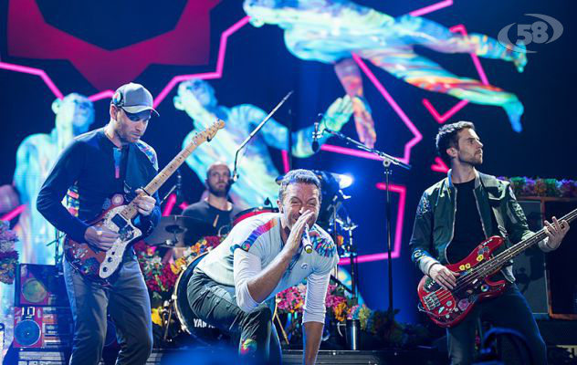 Vende sul web biglietti fasulli del Coldplay, identificato e denunciato