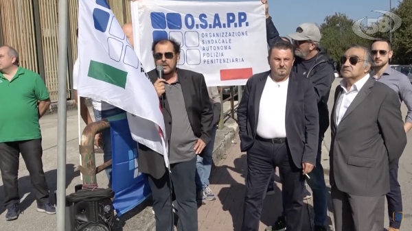 "Qui comandano i detenuti", sindacato in sit-in a Bellizzi