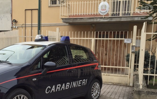 Grotta, minacce e percosse alla convivente e alla figlia: arrestato