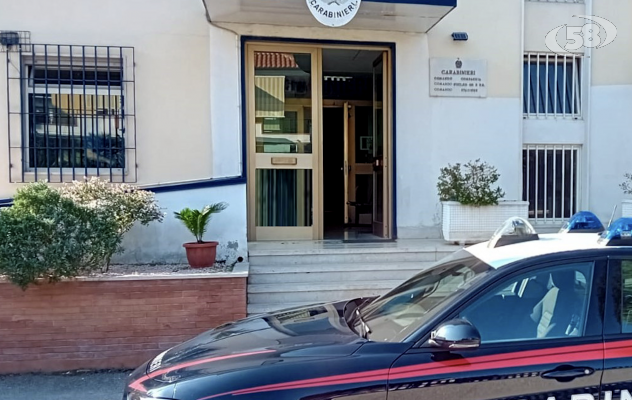 Violano il divieto di avvicinamento: due persone arrestate