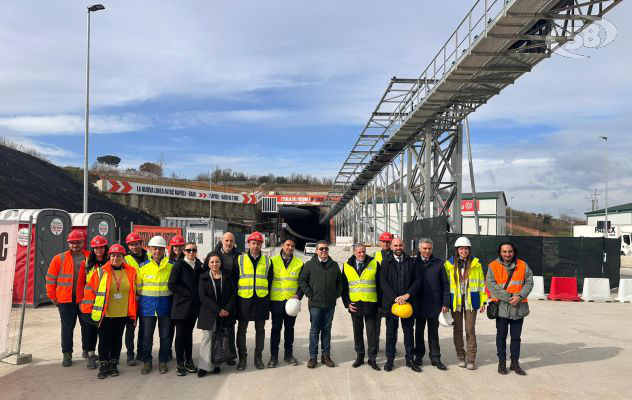 Il sottosegretario Ferrante visita il cantiere della galleria di Grotta