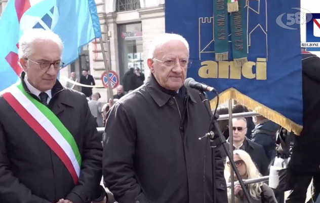 Autonomia, De Luca guida la protesta: "Noi siamo l'Italia"