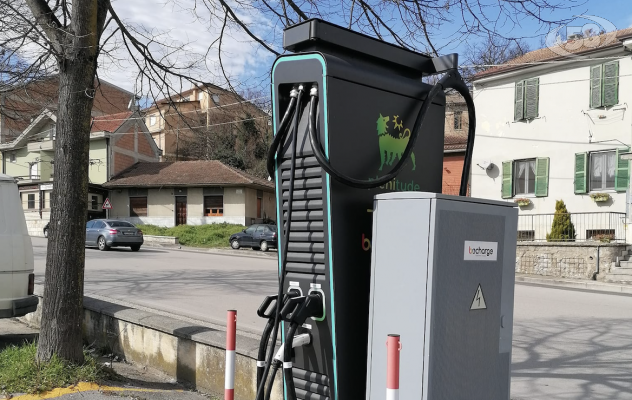 Mobilità sostenibile a Grotta: in funzione colonnine di ricarica per auto elettriche