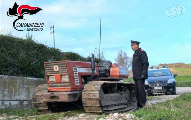 Trattore rubato 30 anni fa, i Carabinieri lo ritrovano in un deposito