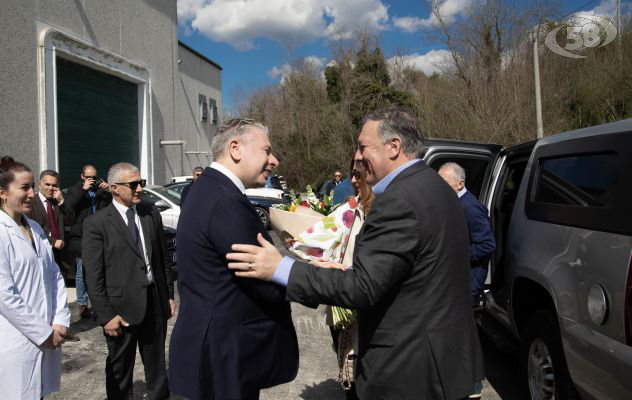 L'ex capo della Cia in Irpinia: visita al pastificio Graziano