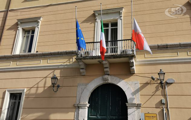 Giornata nazionale in ricordo delle vittime Covid, bandiere a mezz'asta 