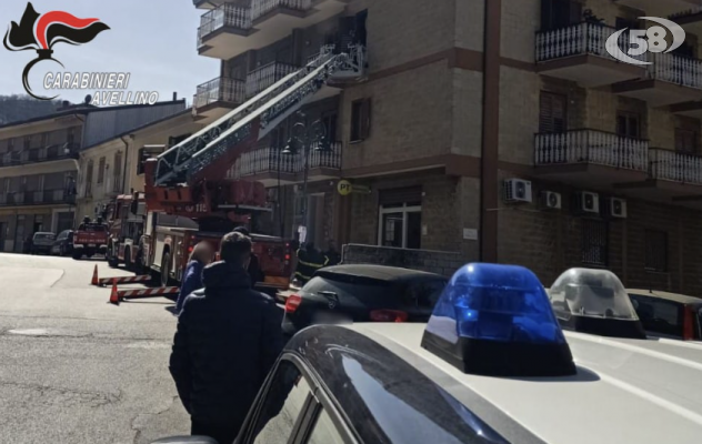 Chiusano San Domenico, appartamento in fiamme