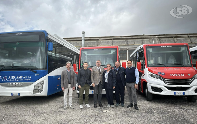 Consegnati altri 16 nuovi pullman ad AIR Campania