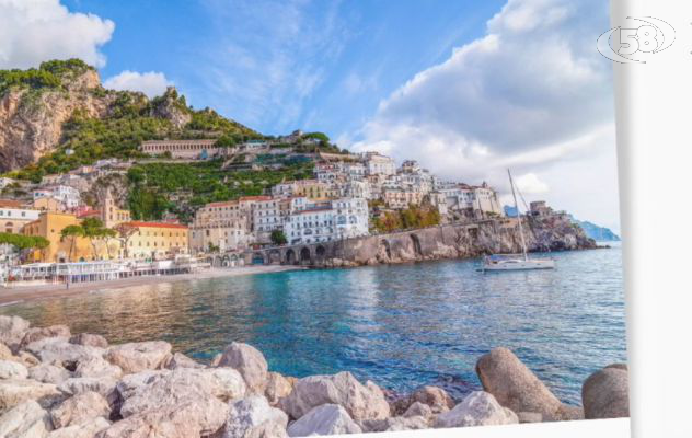 Ad Amalfi raccolta differenziata con l’app multilingue: riconosce i rifiuti e aiuta a valorizzarli 