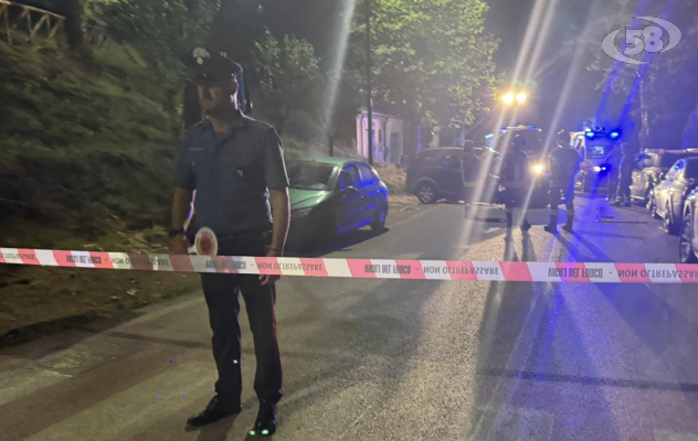 Perde il controllo dell'auto e si ribalta, muore 48enne
