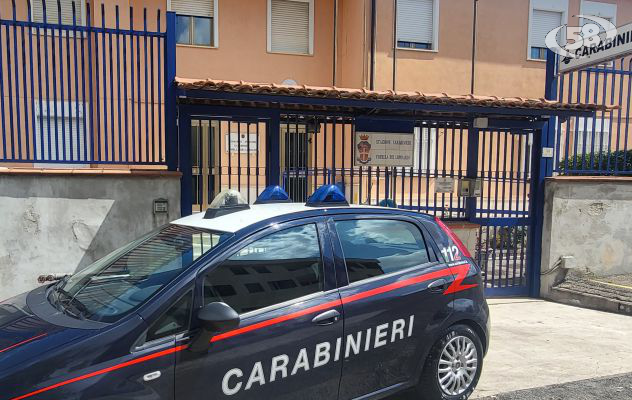 Torella, spara contro l'auto della madre