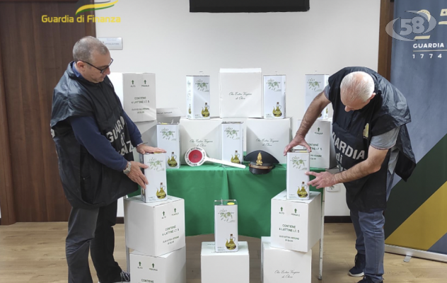 Olio di origine sconosciuta: sequestrati dalla Gdf 660 litri