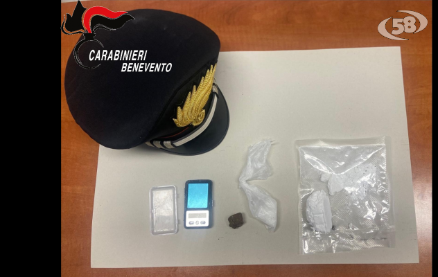 Cocaina in casa, perquisizione nella notte dei Carabinieri: arrestato